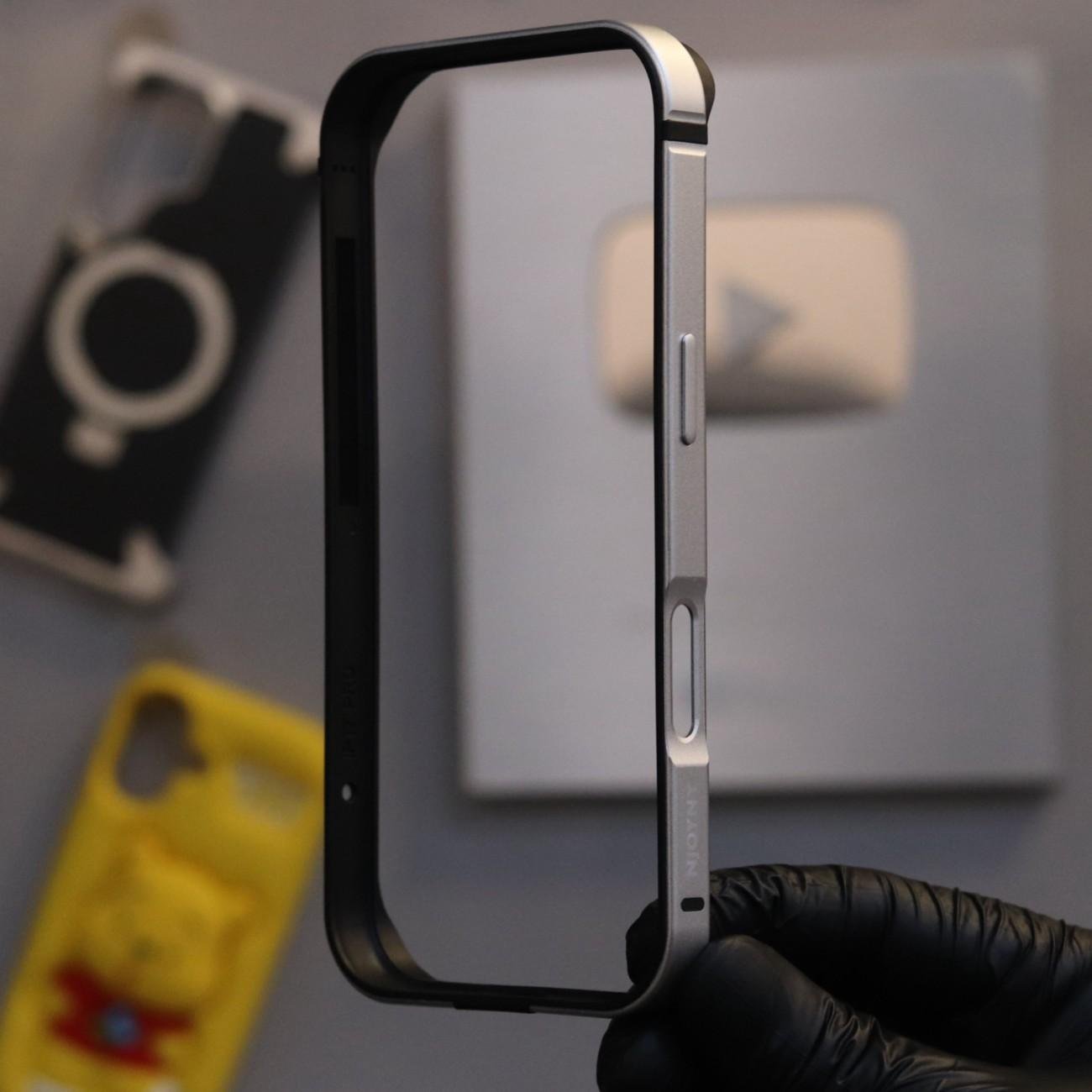 Side Bumper Case Silver (SBCS-17Pro)