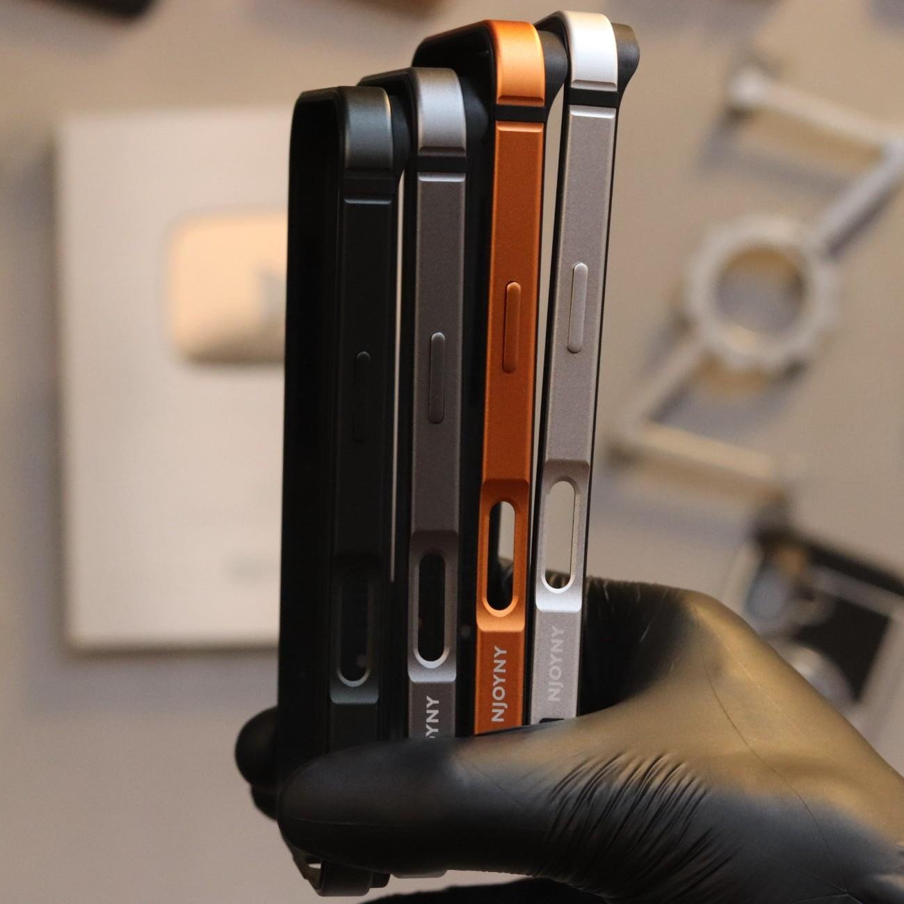 Side Bumper Case Silver (SBCS-17Pro) - Image 3